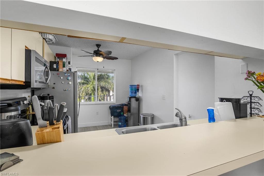 3012 Sandpiper Bay CIR # D301, NAPLES FL 34112-25