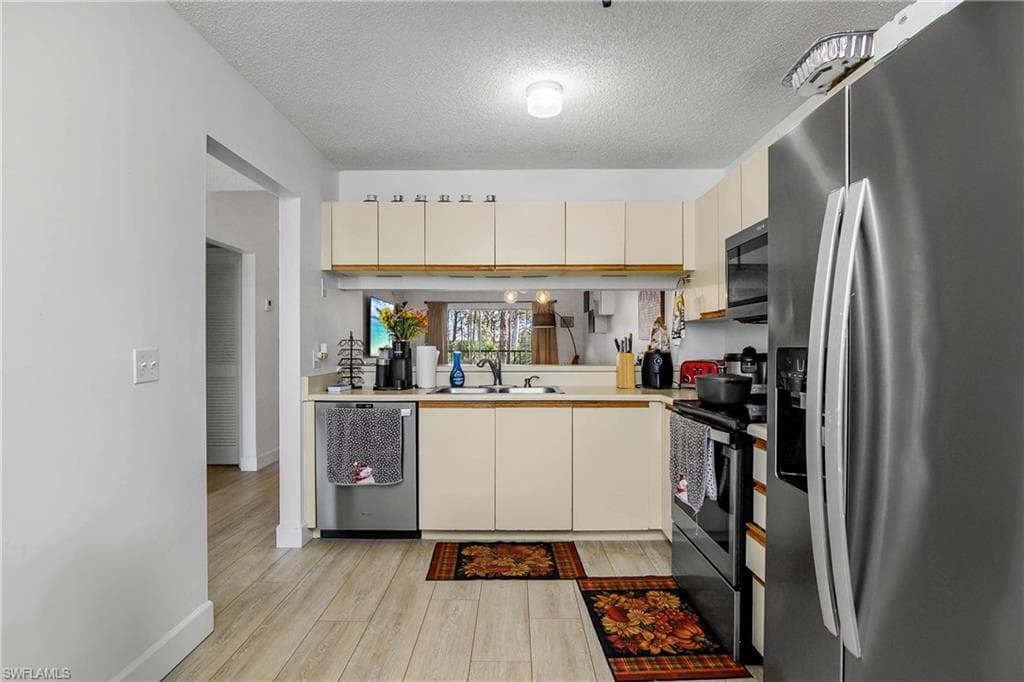 3012 Sandpiper Bay CIR # D301, NAPLES FL 34112-30