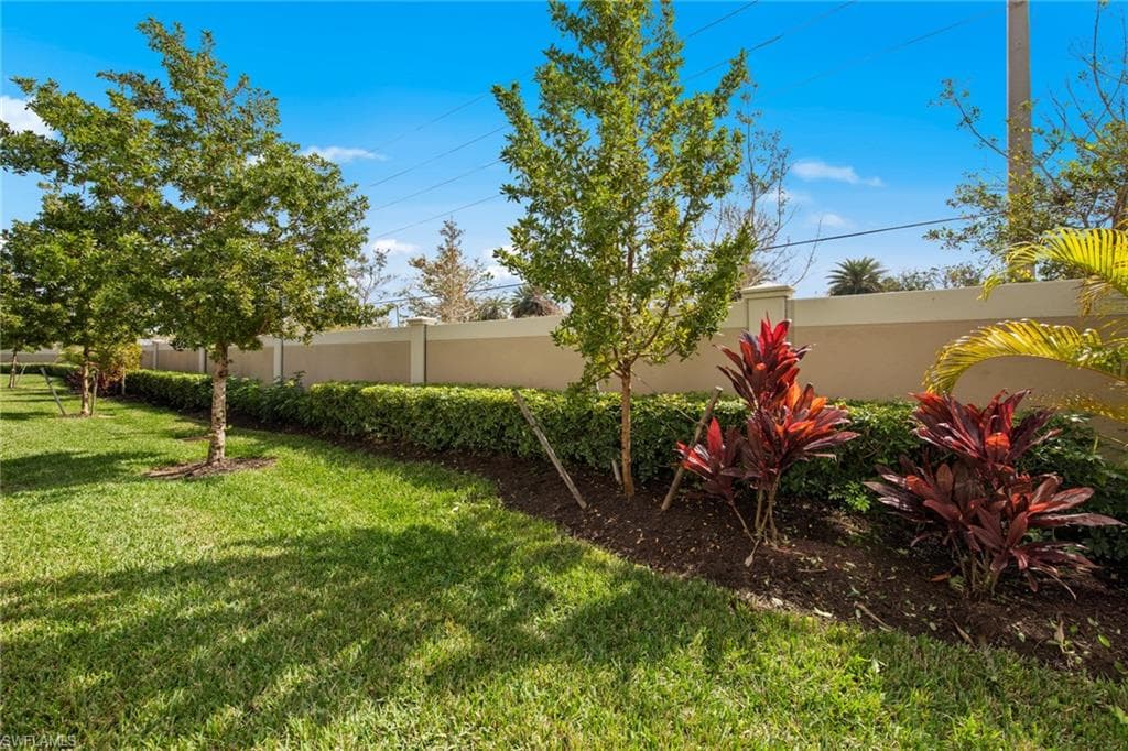 4688 Arboretum CIR # 101, NAPLES FL 34112-17