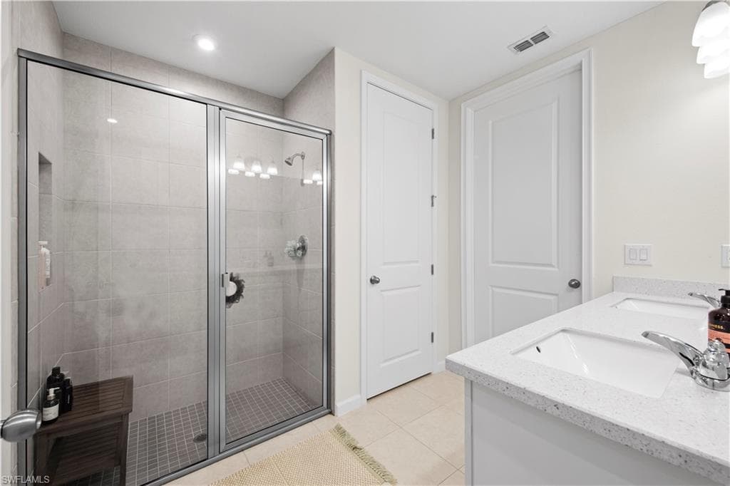 4688 Arboretum CIR # 101, NAPLES FL 34112-10