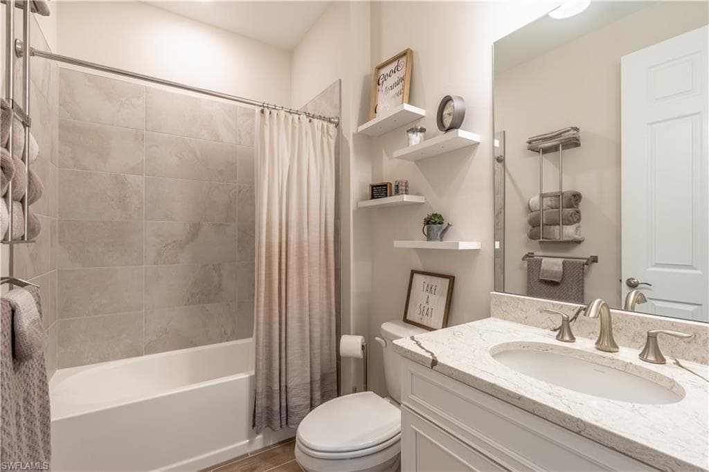 461 Kamari CV, NAPLES FL 34114-21