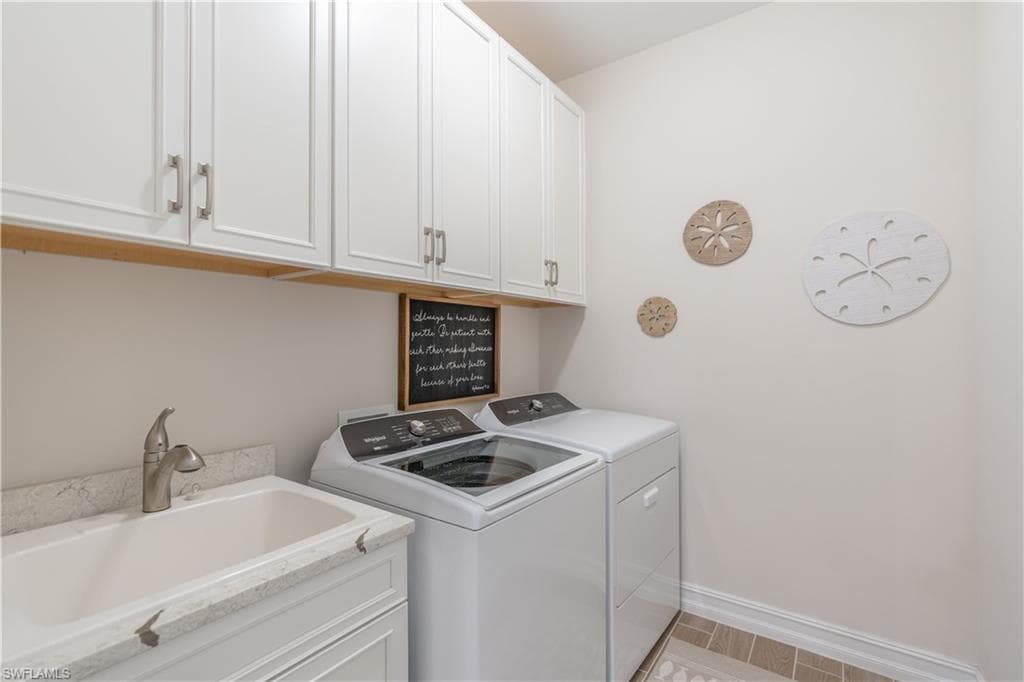 461 Kamari CV, NAPLES FL 34114-32