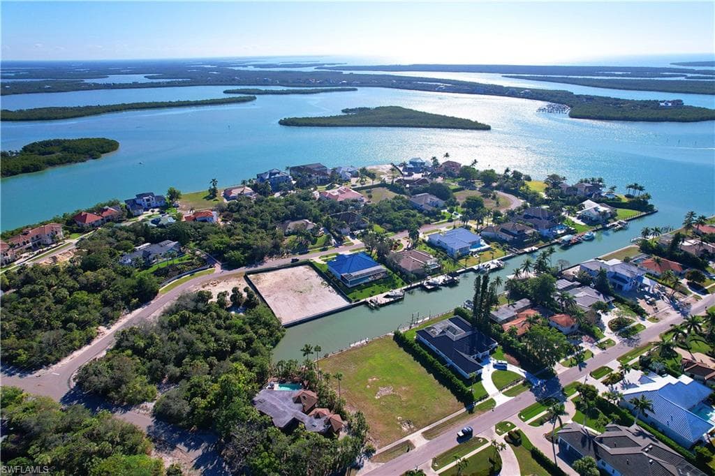 1115 Caxambas DR, MARCO ISLAND FL 34145-8