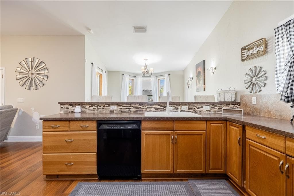 6136 Higgins AVE, FORT MYERS FL 33905-15