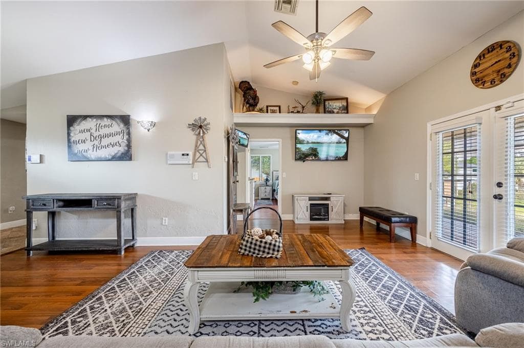 6136 Higgins AVE, FORT MYERS FL 33905-6