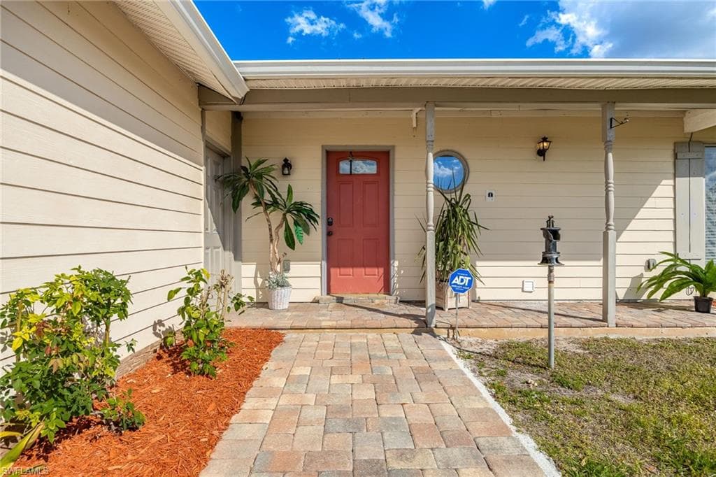 6136 Higgins AVE, FORT MYERS FL 33905-2