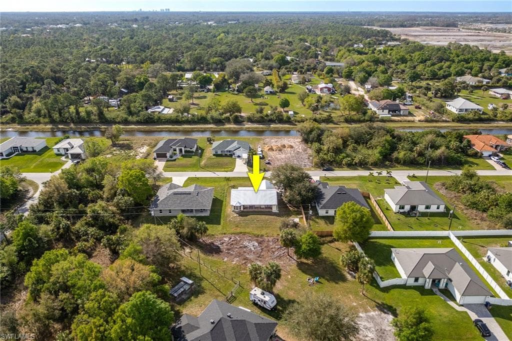 6136 Higgins AVE, FORT MYERS FL 33905-37