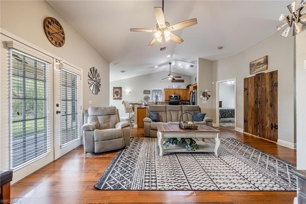 6136 Higgins AVE, FORT MYERS FL 33905-9