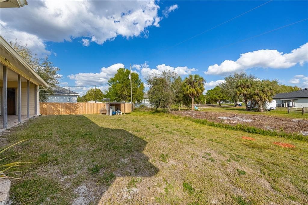 6136 Higgins AVE, FORT MYERS FL 33905-32