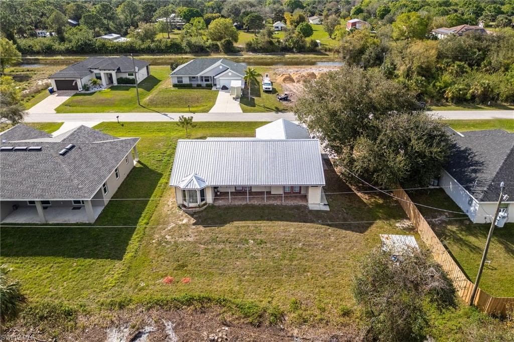 6136 Higgins AVE, FORT MYERS FL 33905-36