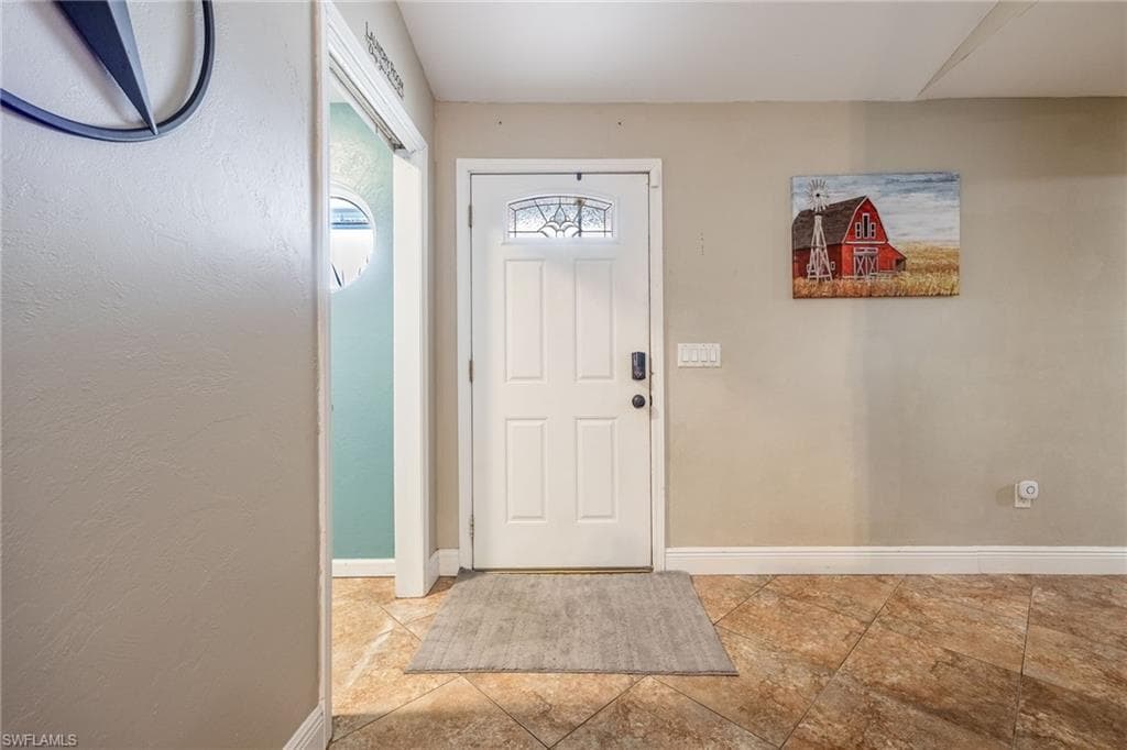 6136 Higgins AVE, FORT MYERS FL 33905-3