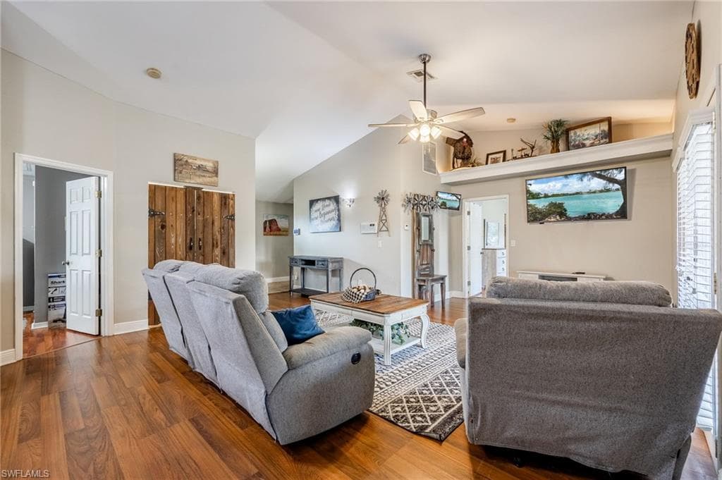 6136 Higgins AVE, FORT MYERS FL 33905-7