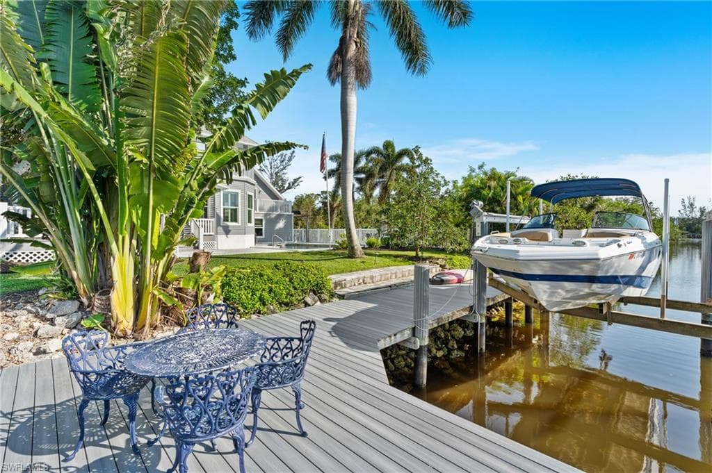 1495 Gordon River LN, NAPLES FL 34104-6