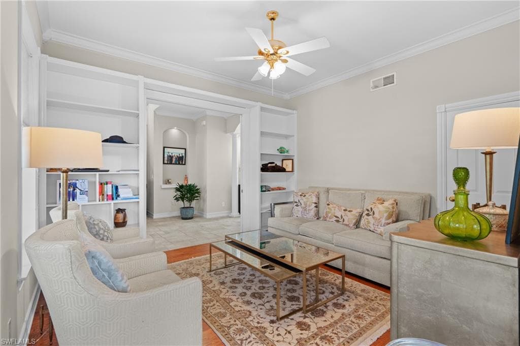 1495 Gordon River LN, NAPLES FL 34104-9