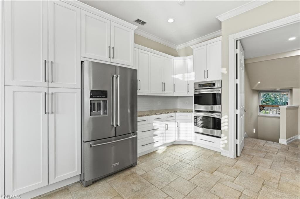 1495 Gordon River LN, NAPLES FL 34104-28