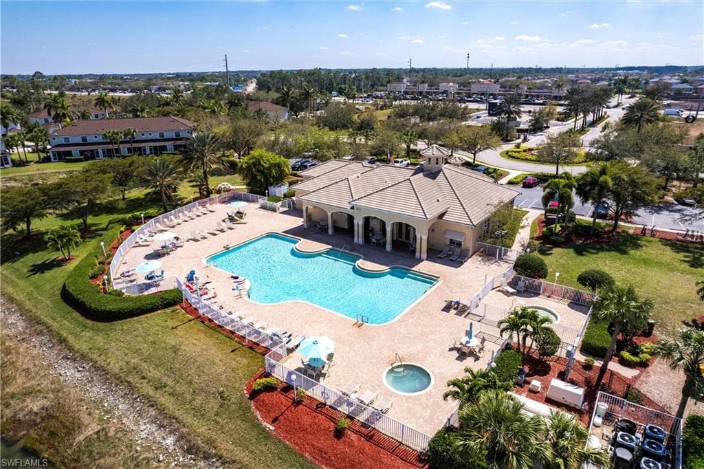 8600 Athena CT, LEHIGH ACRES FL 33971-37