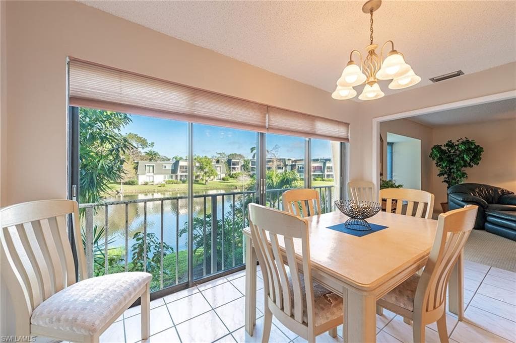 423 Meadowlark LN # 423B, NAPLES FL 34105-2