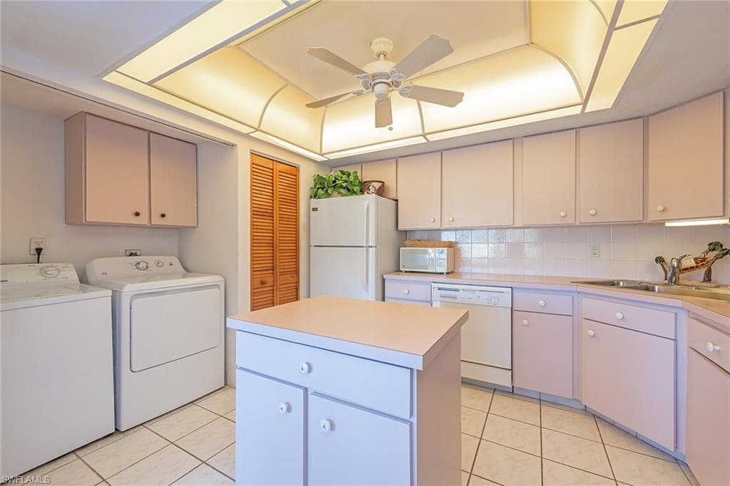 423 Meadowlark LN # 423B, NAPLES FL 34105-4