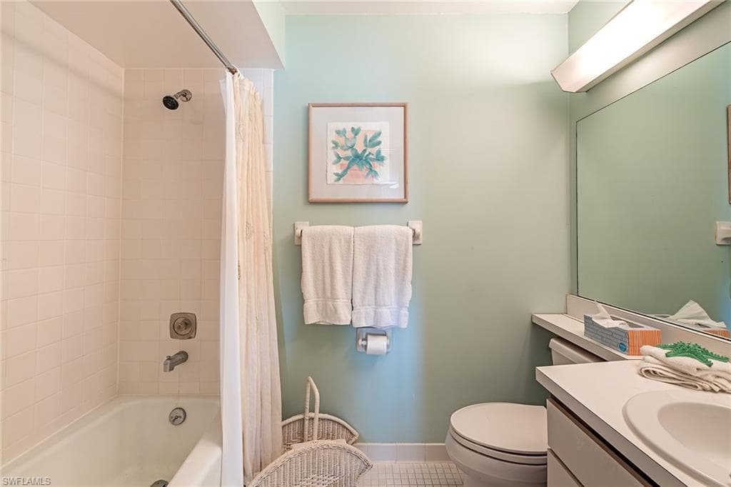 423 Meadowlark LN # 423B, NAPLES FL 34105-10