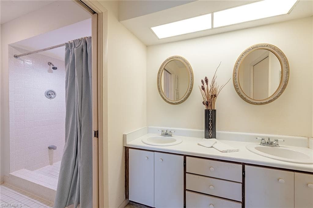 423 Meadowlark LN # 423B, NAPLES FL 34105-7