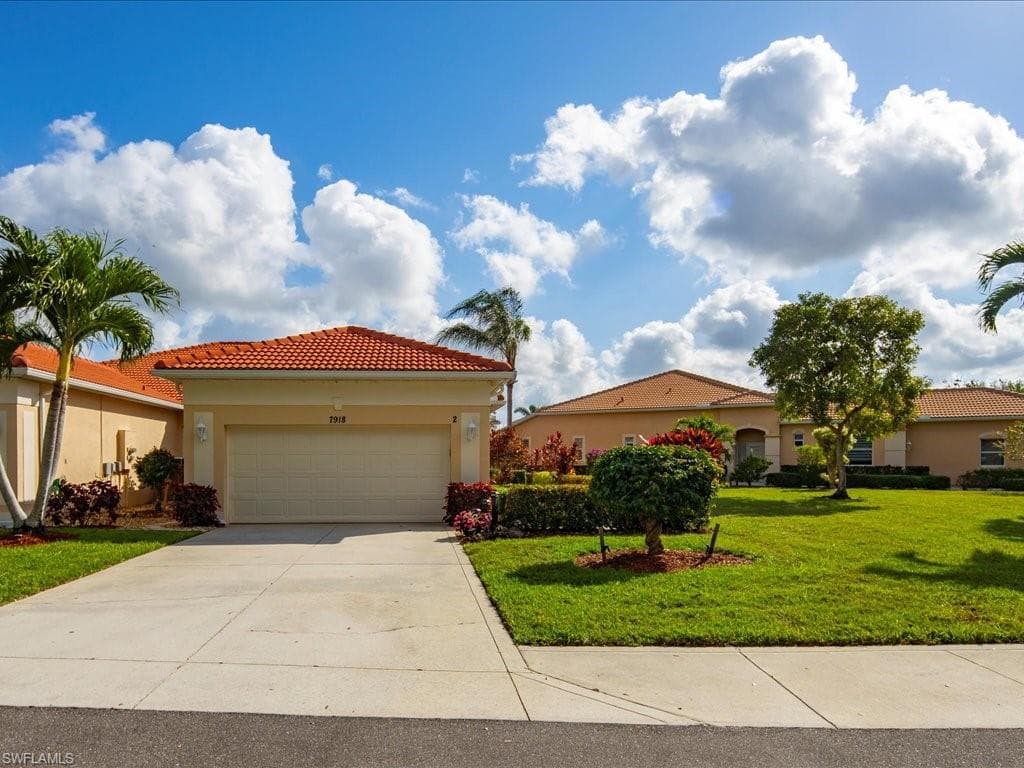 7918 Haven DR # 2, NAPLES FL 34104-26