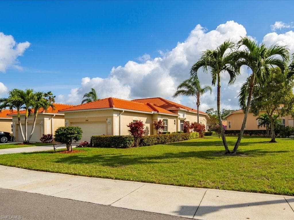 7918 Haven DR # 2, NAPLES FL 34104-1