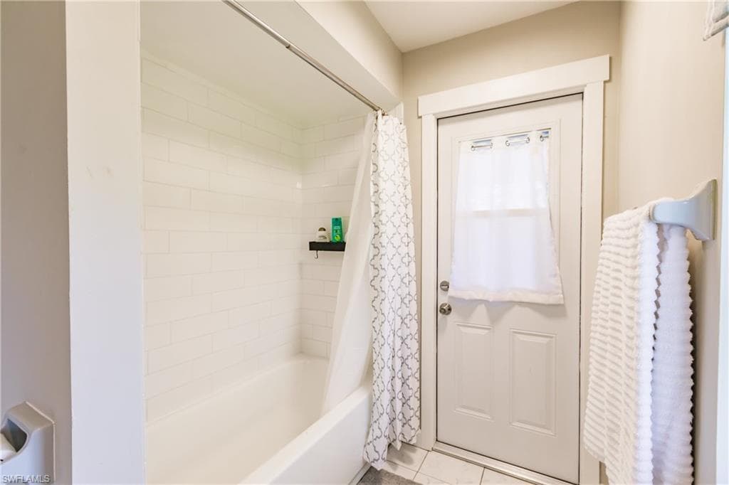 330 Bamboo DR, NORTH FORT MYERS FL 33917-26