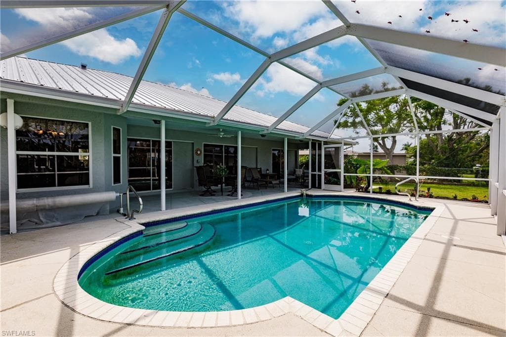 330 Bamboo DR, NORTH FORT MYERS FL 33917-37