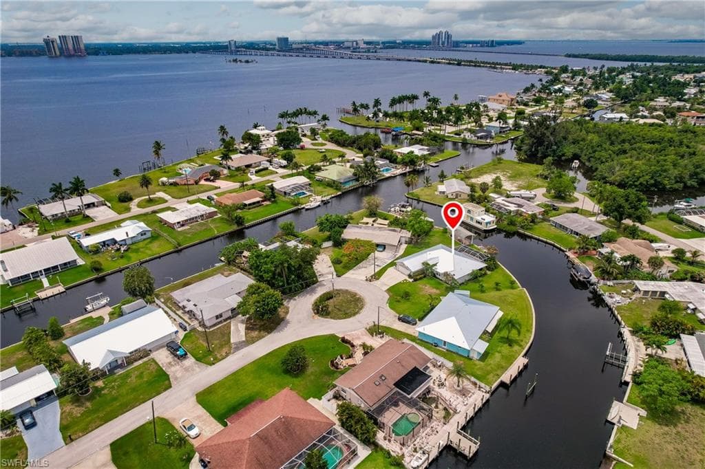 330 Bamboo DR, NORTH FORT MYERS FL 33917-48