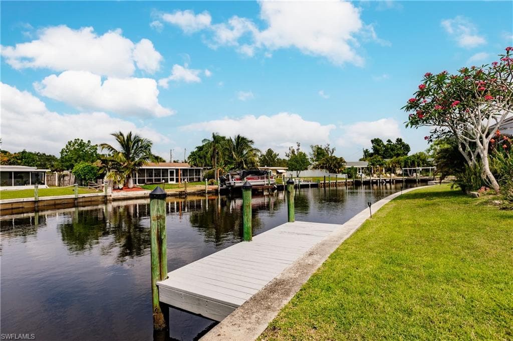330 Bamboo DR, NORTH FORT MYERS FL 33917-44