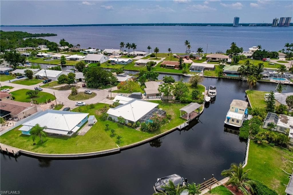 330 Bamboo DR, NORTH FORT MYERS FL 33917-49