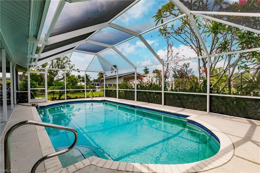330 Bamboo DR, NORTH FORT MYERS FL 33917-36