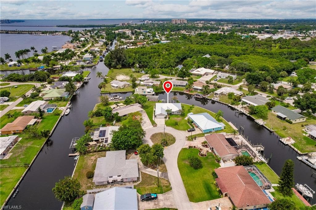 330 Bamboo DR, NORTH FORT MYERS FL 33917-47