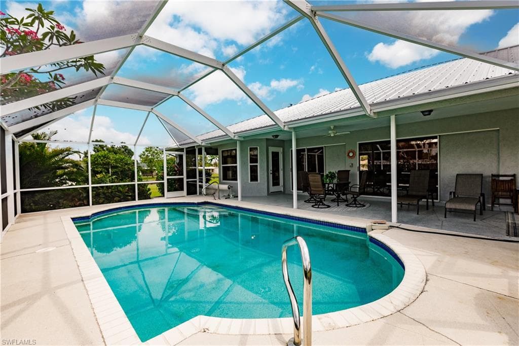 330 Bamboo DR, NORTH FORT MYERS FL 33917-38
