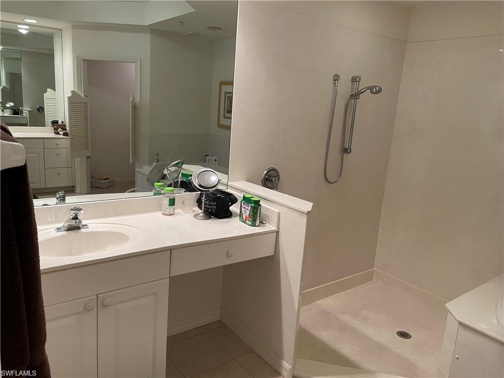 2288 Ashton Oaks LN # 103, NAPLES FL 34109-12