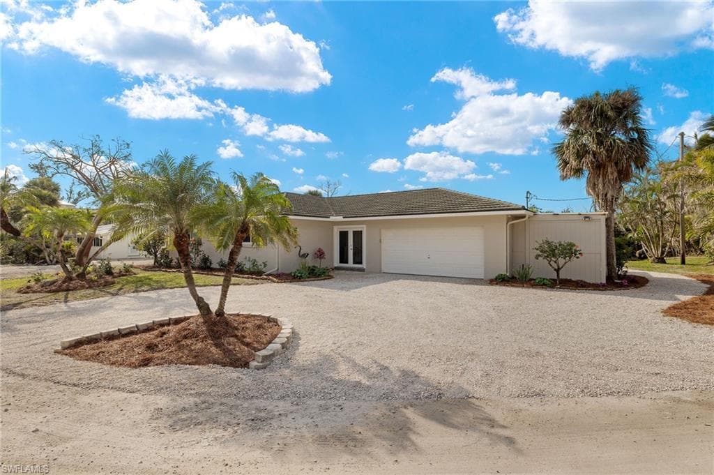 5869 Pine Tree DR, SANIBEL FL 33957-26