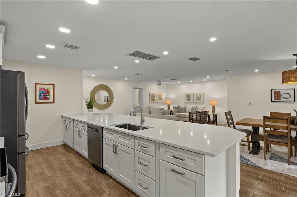 5869 Pine Tree DR, SANIBEL FL 33957-16