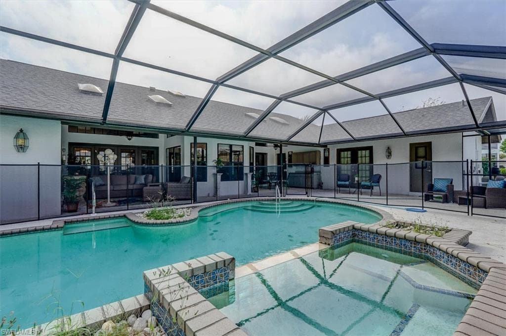 8746 Banyan Cove CIR, FORT MYERS FL 33919-45