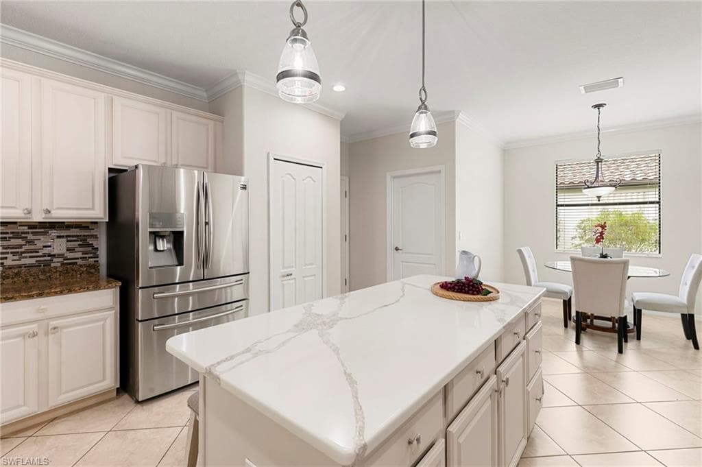 3915 Treasure Cove CIR, NAPLES FL 34114-12