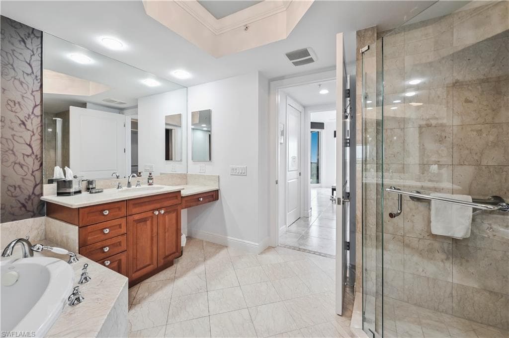 23850 Via Italia CIR # 404, ESTERO FL 34134-23