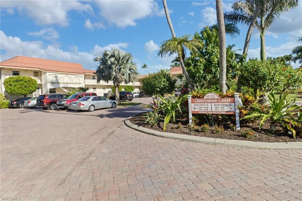 1200 Cherrystone CT # A104, NAPLES FL 34102-27
