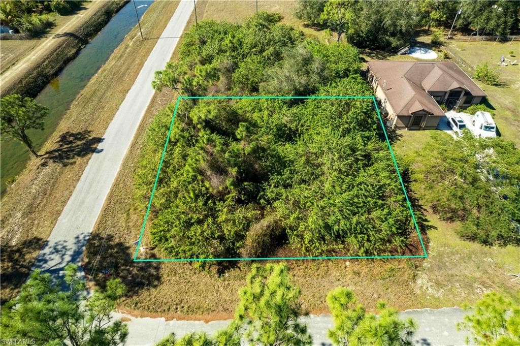 4407 E 20th ST, ALVA FL 33920-1