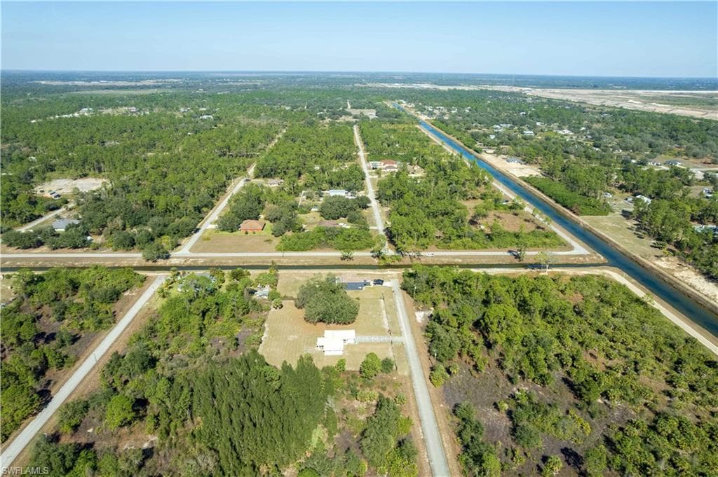 4407 E 20th ST, ALVA FL 33920-7