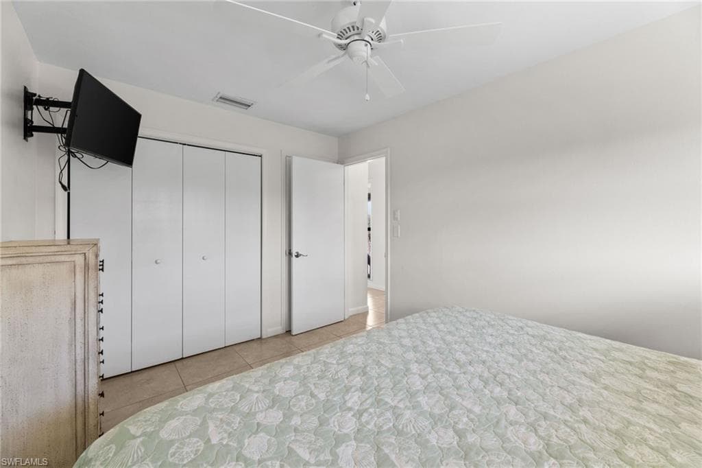 1811 Olde Middle Gulf DR # 10, SANIBEL FL 33957-15