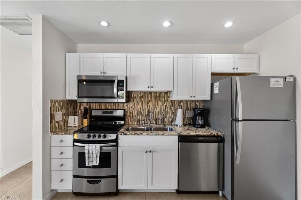 1811 Olde Middle Gulf DR # 10, SANIBEL FL 33957-11