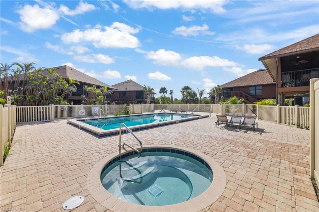 1811 Olde Middle Gulf DR # 10, SANIBEL FL 33957-25