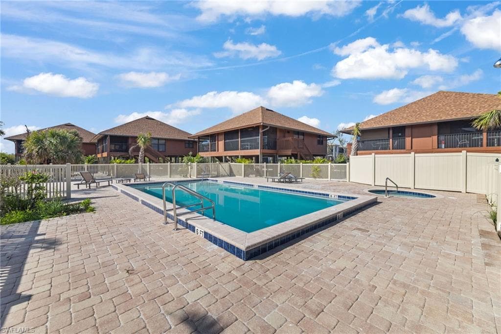 1811 Olde Middle Gulf DR # 10, SANIBEL FL 33957-23