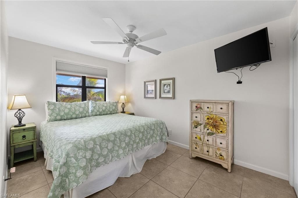1811 Olde Middle Gulf DR # 10, SANIBEL FL 33957-13