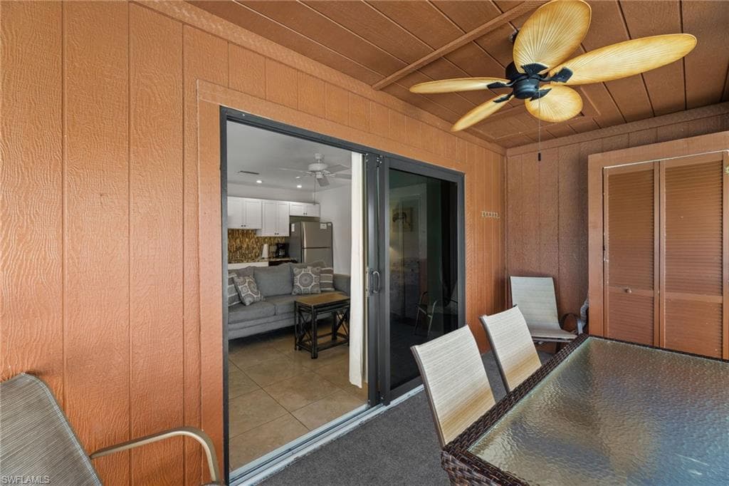 1811 Olde Middle Gulf DR # 10, SANIBEL FL 33957-18