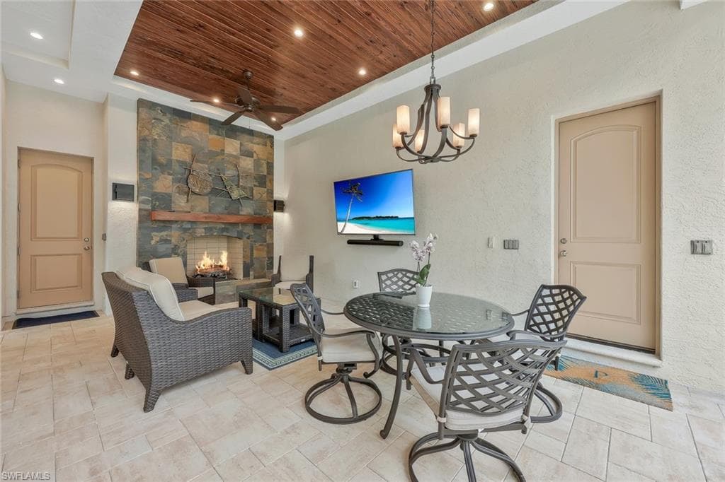 12303 Colliers Reserve DR, NAPLES FL 34110-3